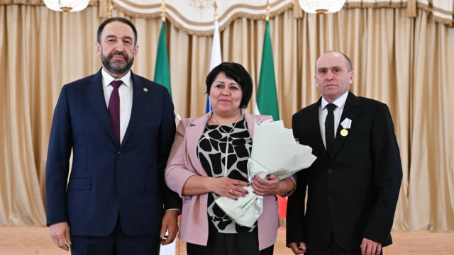 Семье Ситдиковых из Лениногорска вручили медаль ордена «Родительская слава»