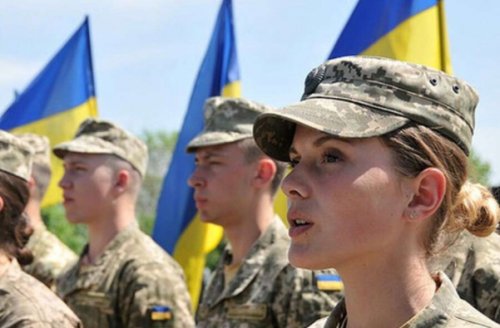Сотни тысяч украинских женщин поставят на воинский учет