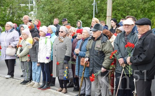 22 июня в честь Дня памяти и скорби в Мончегорске у памятника «Защитникам Отечества» состоялся митинг памяти с возложением цветов.