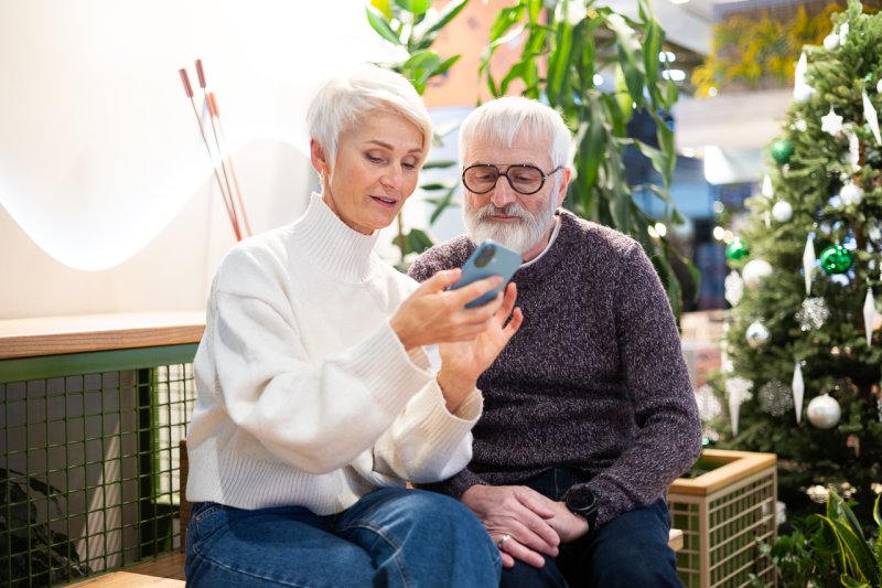 Молодежь в новогодние праздники пользовалась мобильным интернетом реже остальных россиян