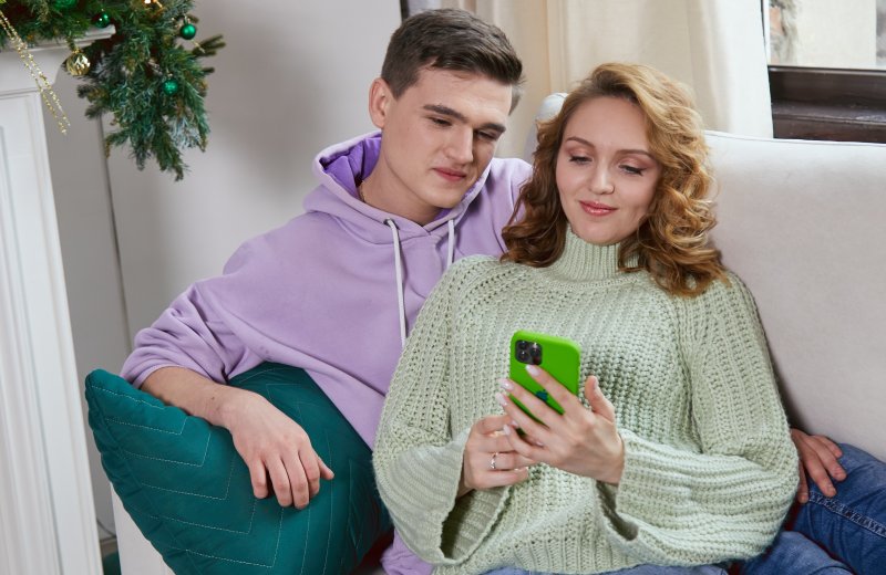 В праздники кузбассовцы активно поздравляли друг друга по телефону и реже пользовались мессенджерами