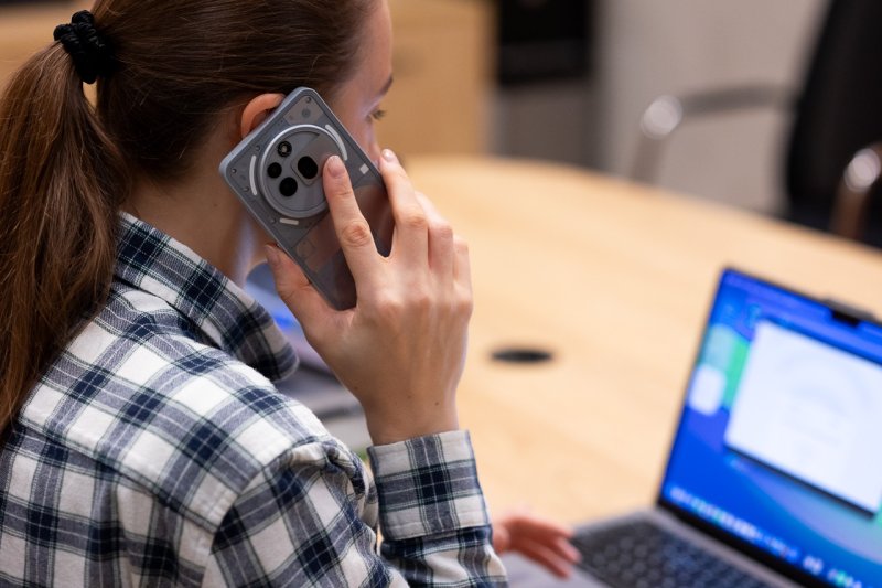 Эксперт рассказал, можно ли взломать телефон через приложение для робота-пылесоса