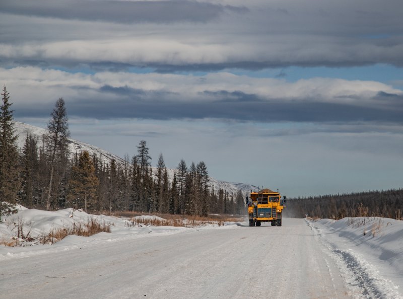 На золотых месторождениях в Олёкминском районе Якутии запустили pLTE