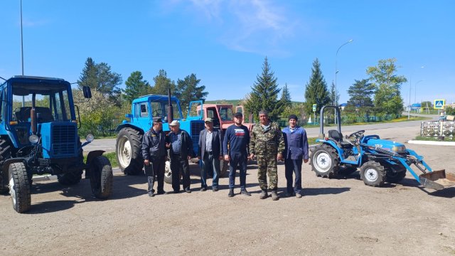 В Лениногорском районе прошли технические осмотры тракторов физических лиц