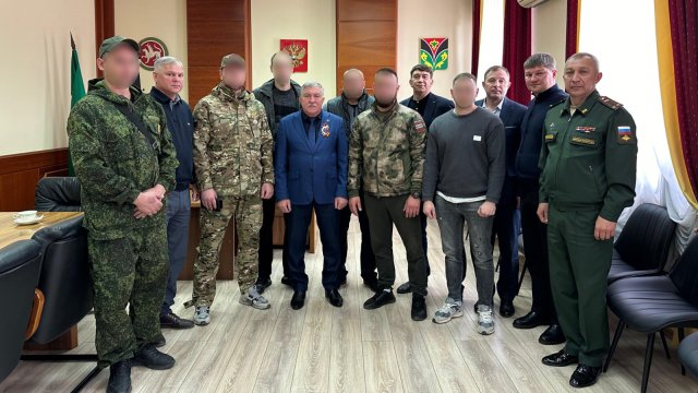 Глава района Рягат Хусаинов встретился с бойцами СВО