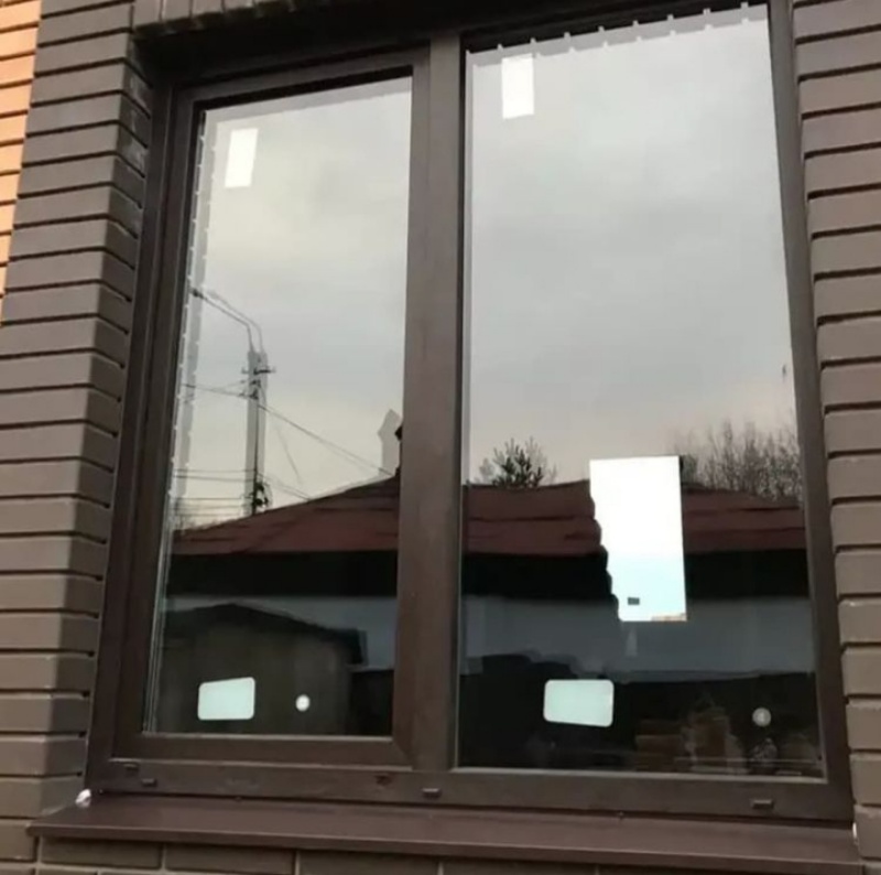 Болотное окно. Пластиковые окна темный дуб.