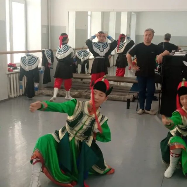 Что представили на конкурс балета монголы?