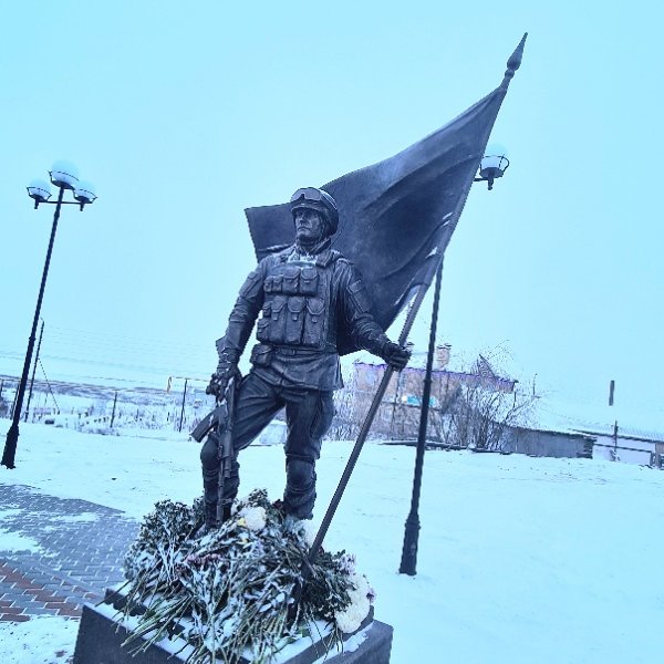 Памятник Защитнику России