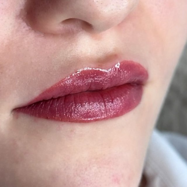 Перманентный макияж губ в ЖК Самолёт