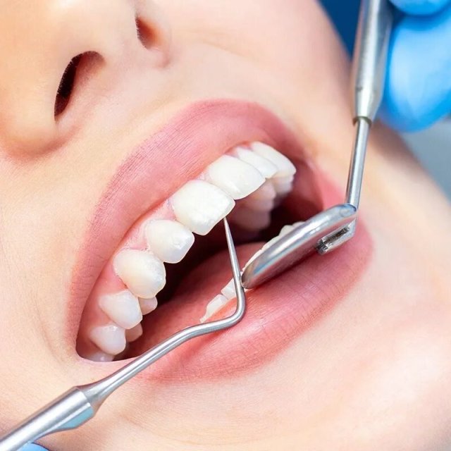 Вы ищете профессиональные стоматологические услуги в Сочи?