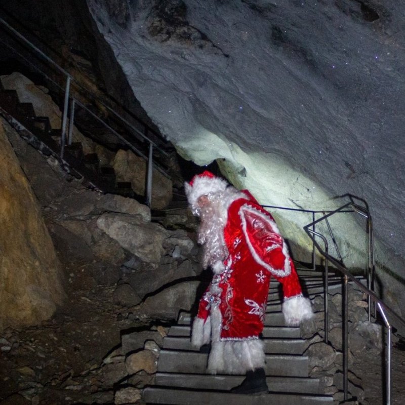 В ХАКАСИЮ ПРИШЛА ЗИМА: ❄️ Дед Мороз спешит в Бородинскую пещеру! 😃