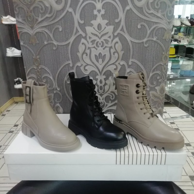 Скидка 40% на всю обувь и сумки! 