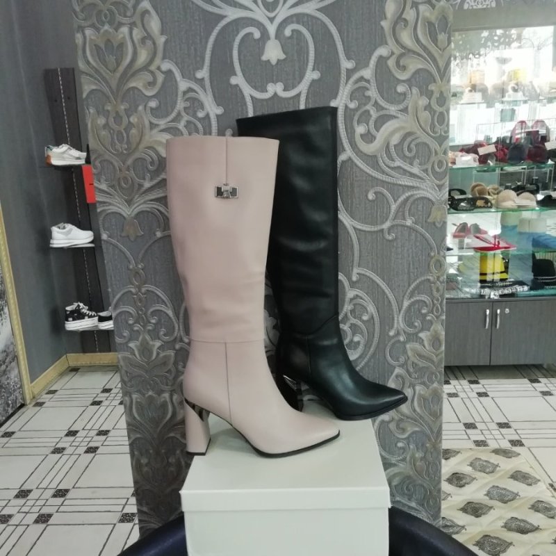 Скидка 40%на всю обувь и сумки! 