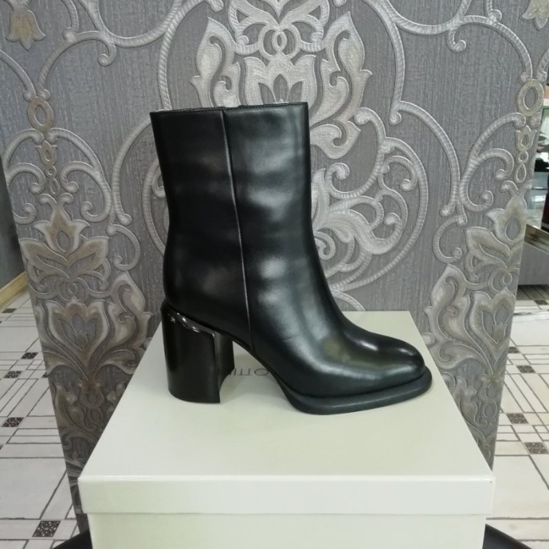 Скидка 40% на всю обувь и сумки! 