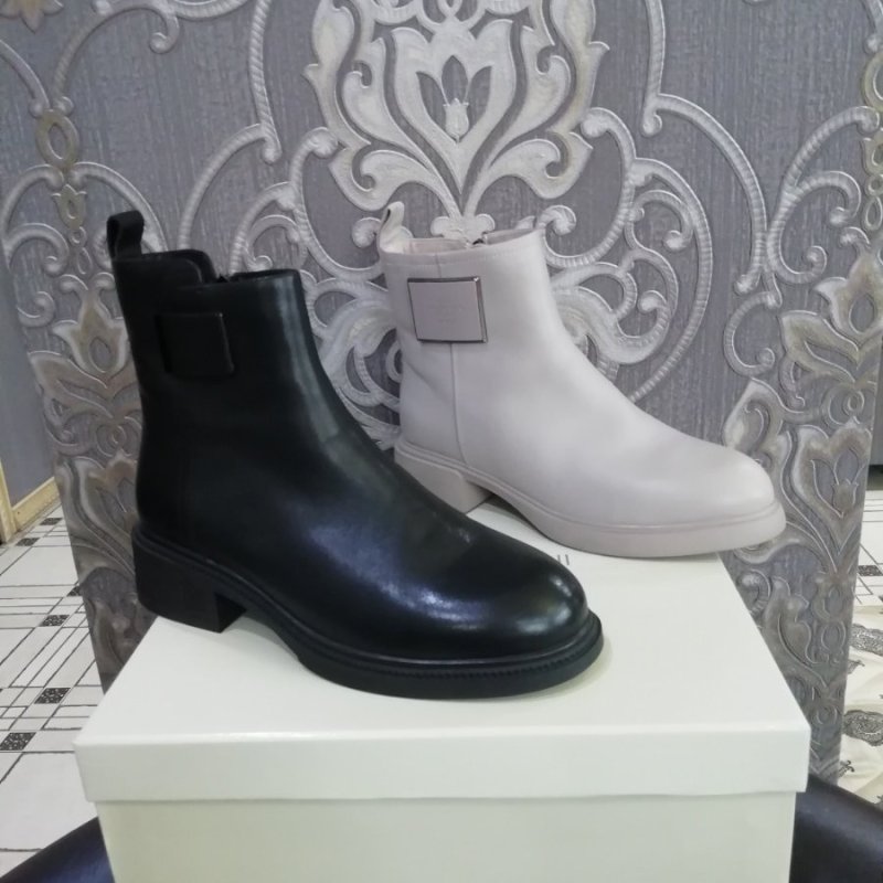 Скидка 40% на всю обувь и сумки! 