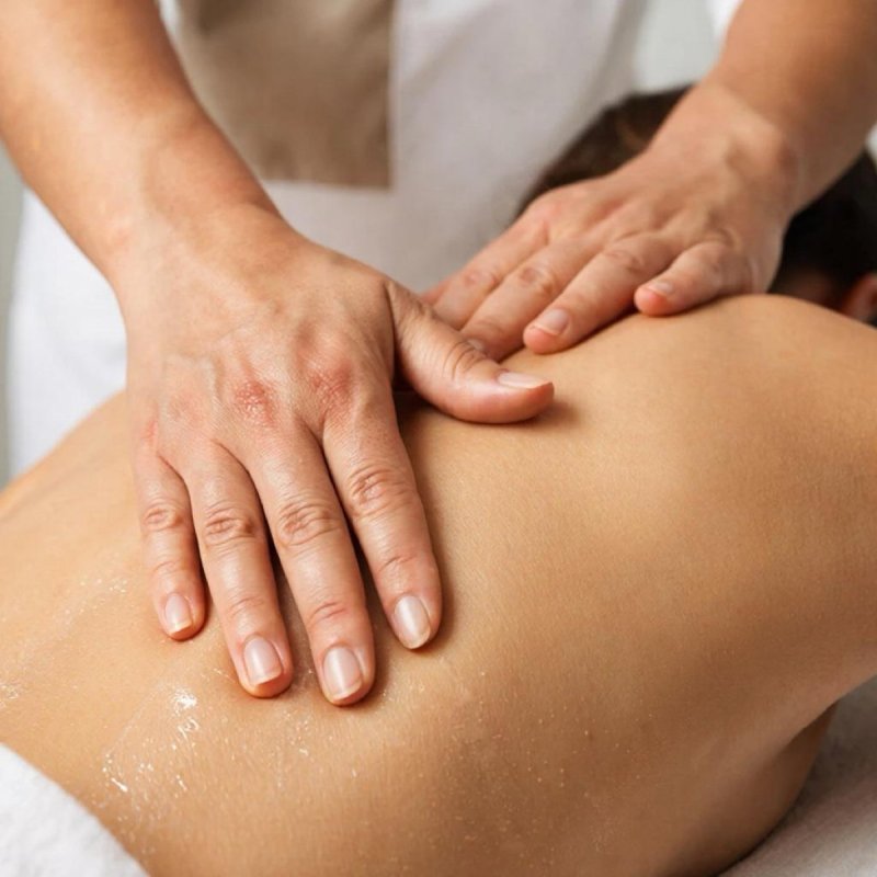 Почему болит шея и плечи — и как избавиться от боли надолго?