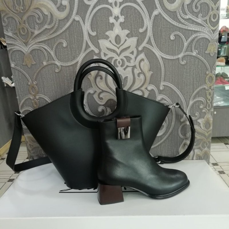 Скидка 40% на всю обувь и сумки! 