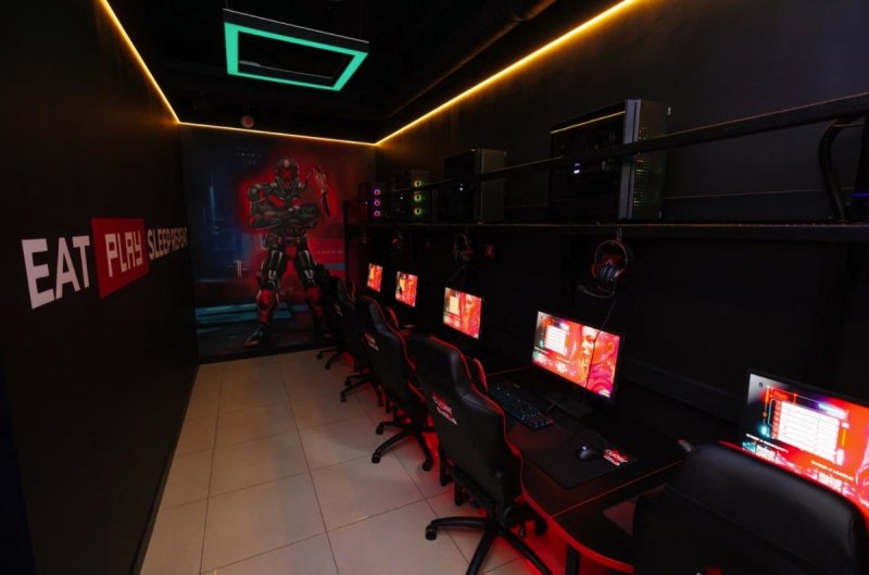 🎮🌴 Компьютерный клуб в центре Сочи: быстрые компы, крутые турниры и море позитива!
