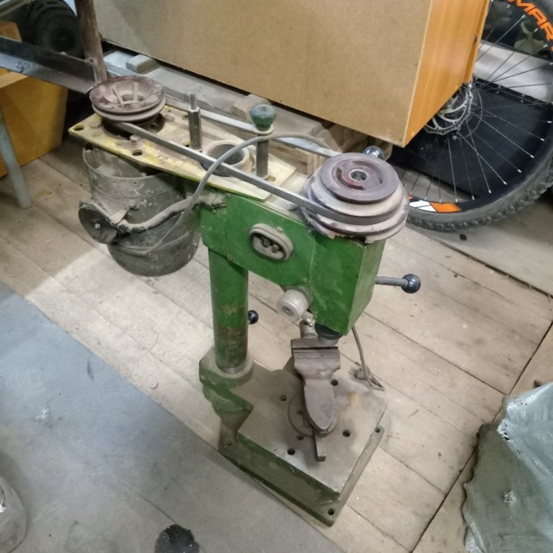 Продам станок сверлильный 