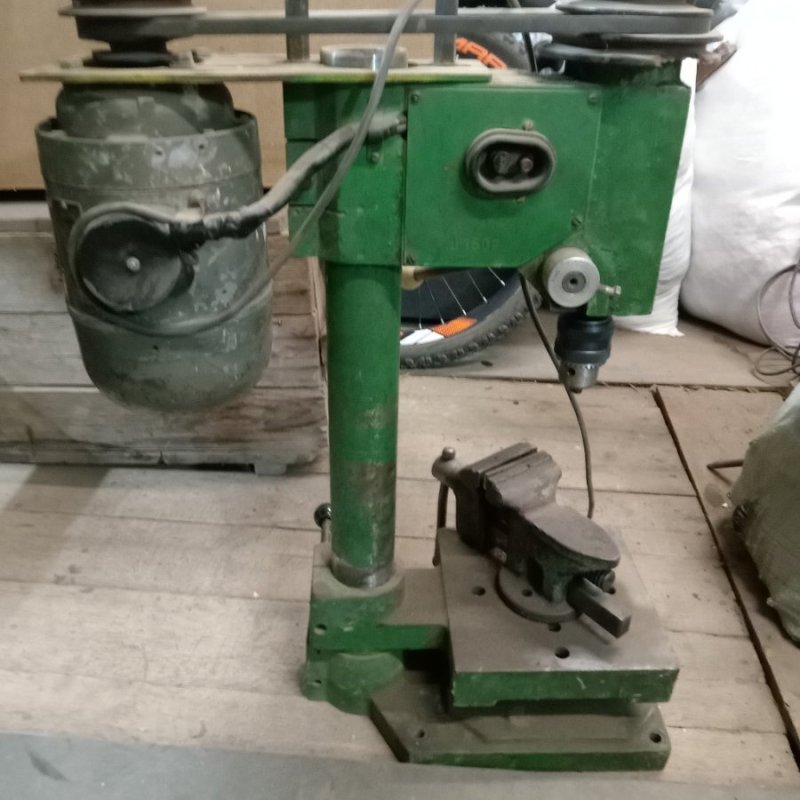 Продам станок сверлильный 