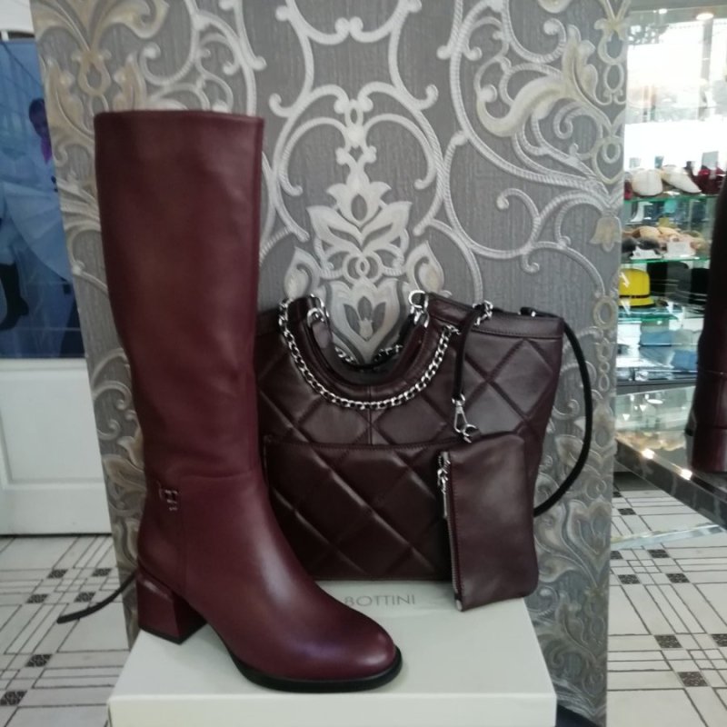 Скидка 40%на всю обувь и сумки! 