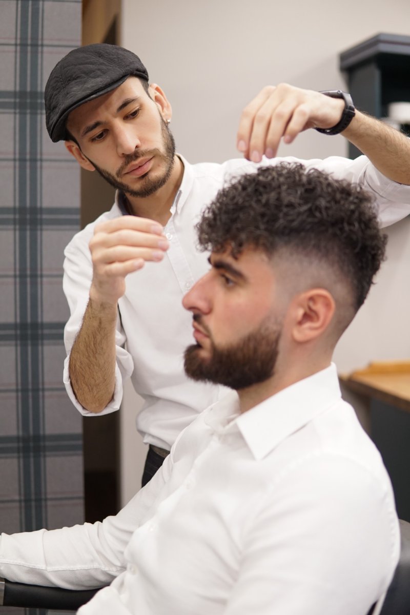 Геометрия успеха: почему в ИТ и бизнесе встречают по стрижке