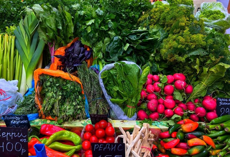 Осенние изобилие: море зелени и ярких овощей! 🌿🥬