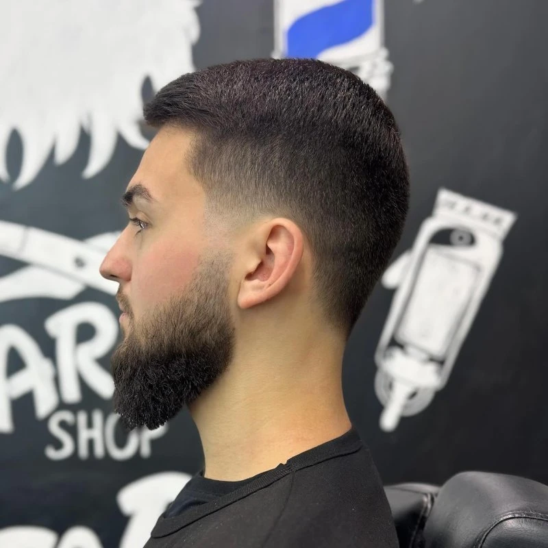 Почему StaRR Barbershop — лучшее место для мужской стрижки в Майкопе?