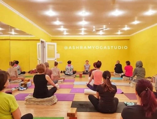 Ashram, студия йоги