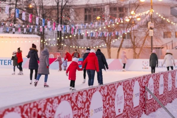Каток на Театральной площади
