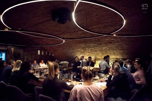 0.75 Please Wine&Kitchen