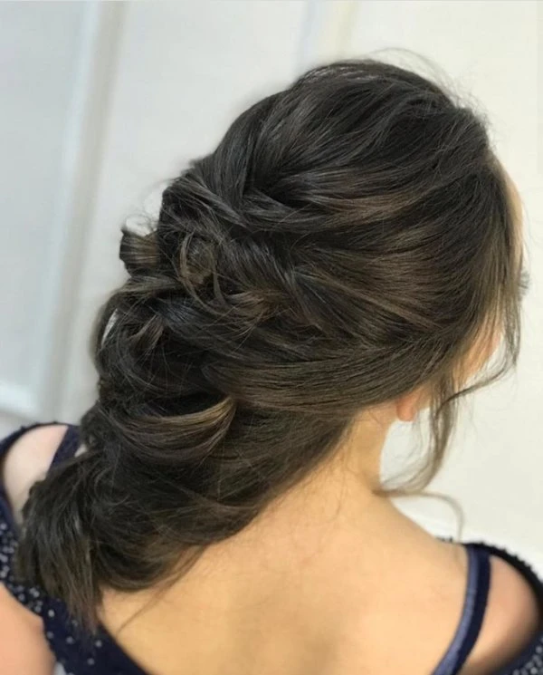 Hairstylist Lina