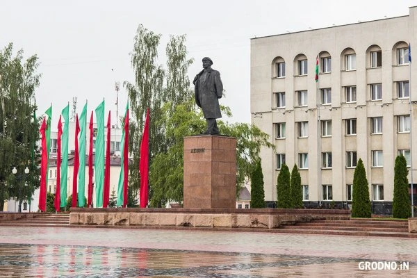 Памятник Ленину