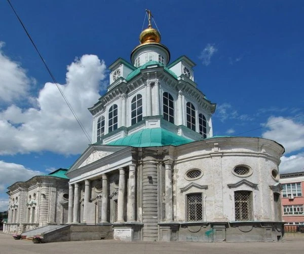 Храм Святых мучеников Флора и Лавра