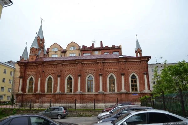 Храм святых апостолов Петра и Павла