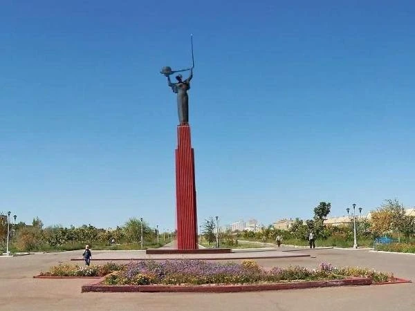Стела Наука-космос