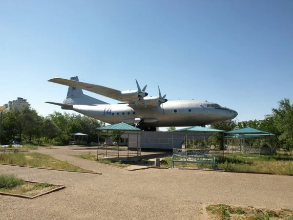 Самолет АН-12