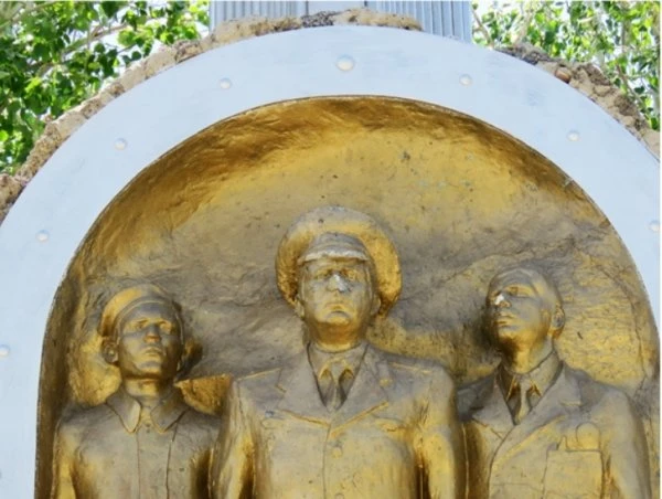 Памятник Первопроходцам Байконура
