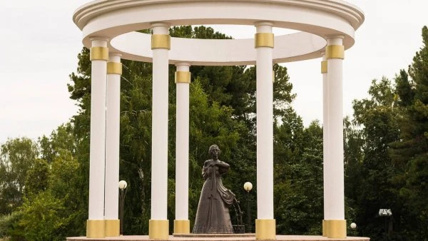Памятник женам декабристов