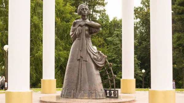 Памятник женам декабристов
