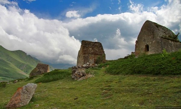 ГОРОД МЕРТВЫХ