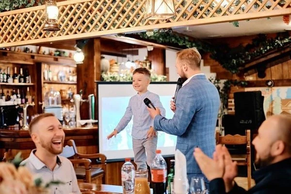 Александр Комаров