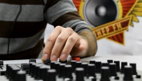 Пионер FM, 96.3