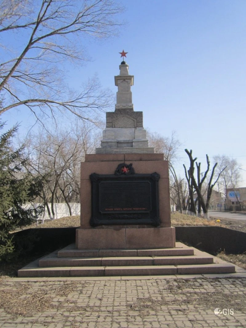 Памятник "Борцам за установление Советской власти" в Красноярске