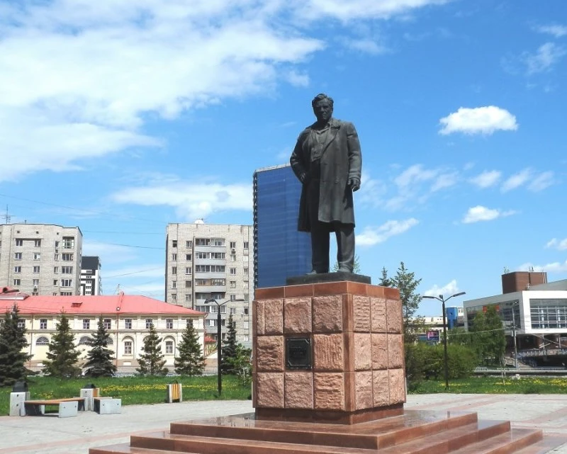 Памятник Виктор Петрович Астафьев в Красноярске