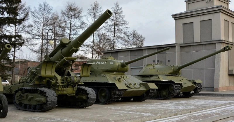 Памятник Оружие Победы в Красноярске