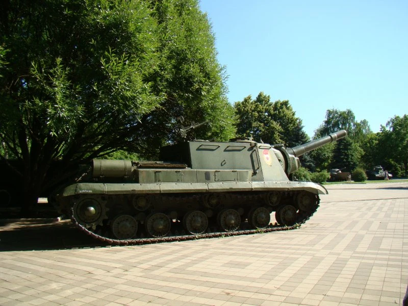 Памятник Оружие Победы в Красноярске