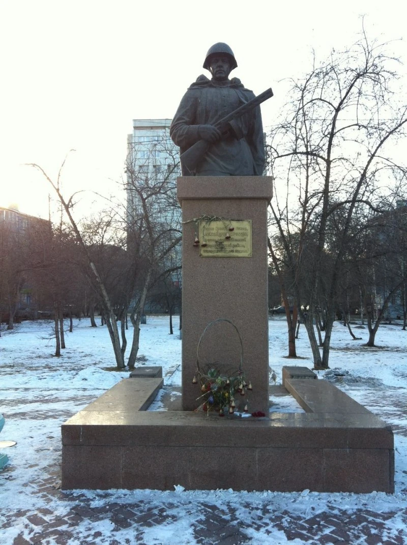 Памятник Александру Матросову в Красноярске