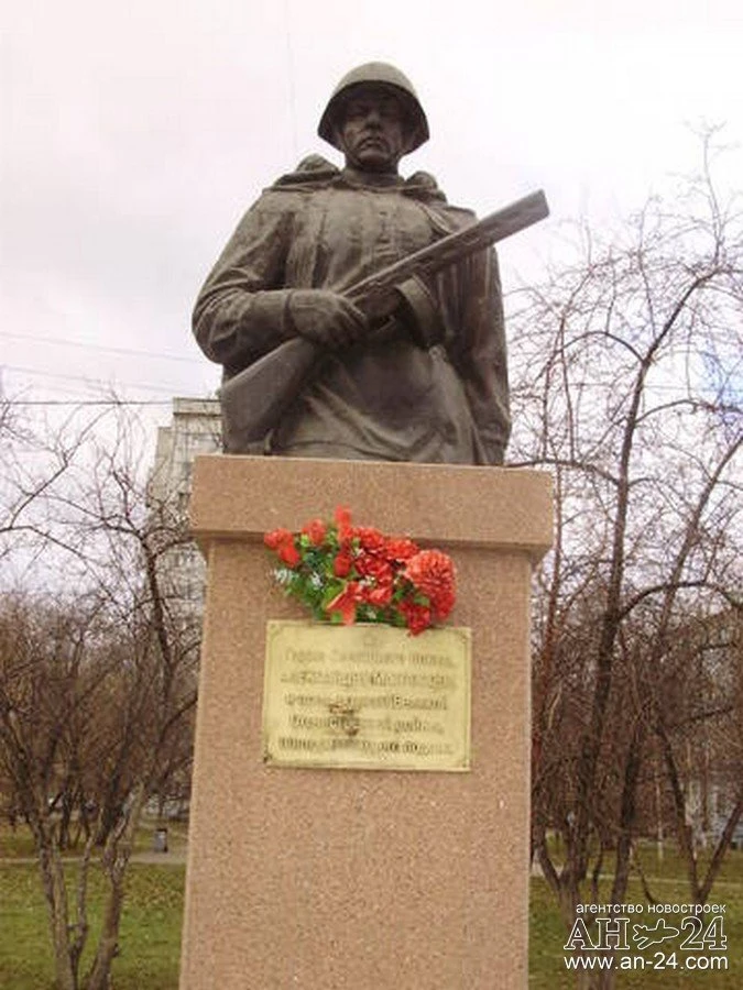 Памятник Александру Матросову в Красноярске