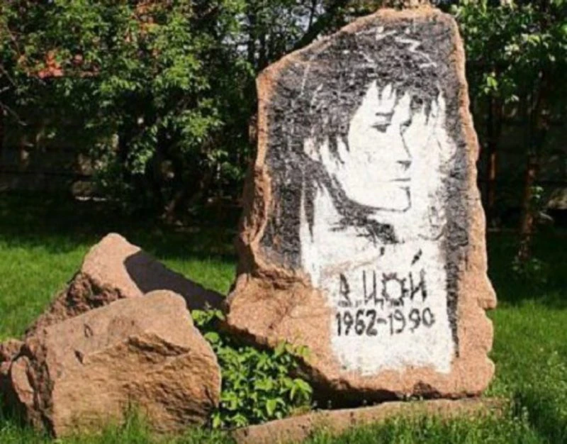 Памятник Виктору Цою в Красноярске